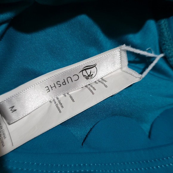 Cupshe Teal Scallop V Neck One Piece Swimsuit‎ Women's Size M - Picture 8 of 9